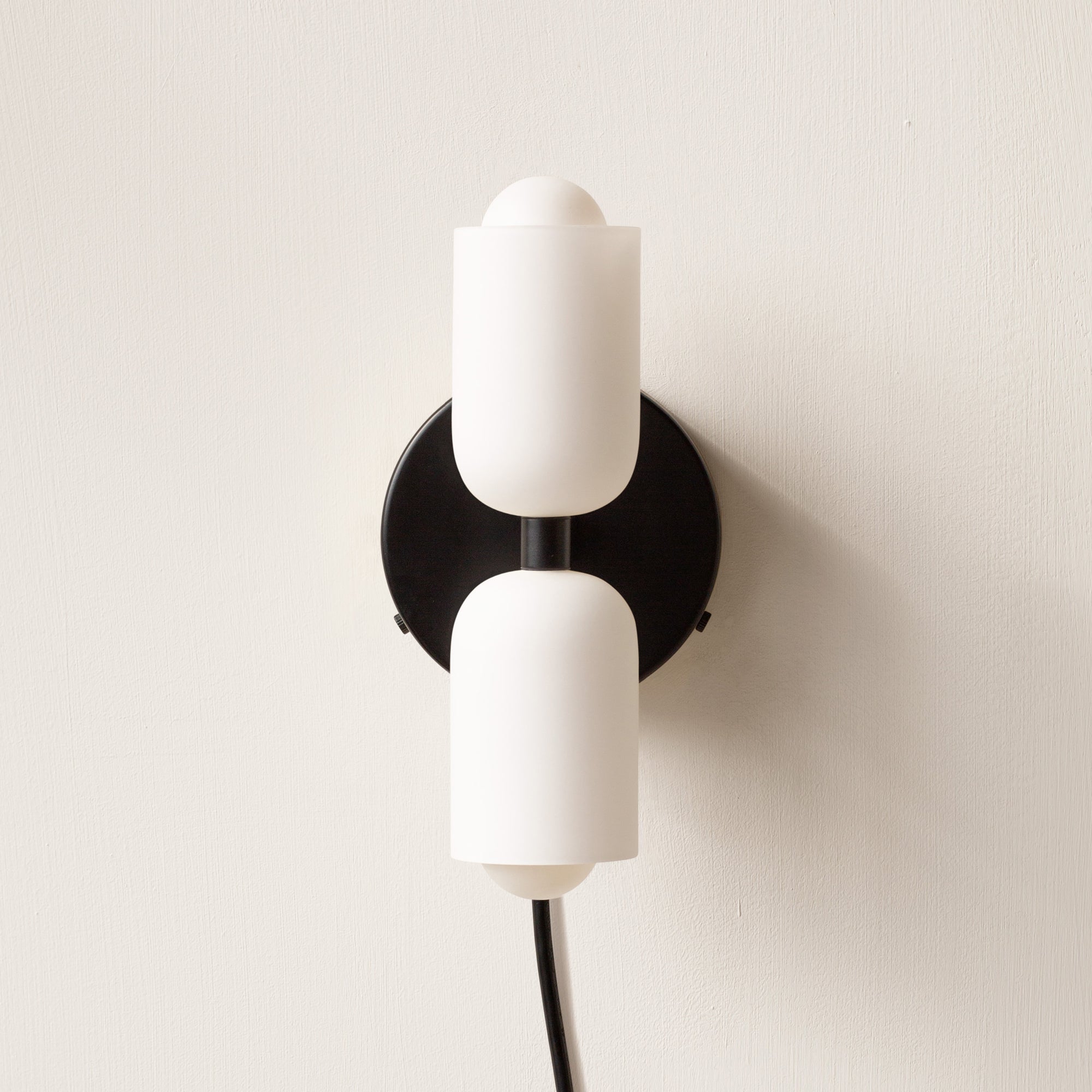 Elegant Acrylic Up-Down Wall Light – Modern LED Wall Sconce, Dimmable Warm White Light