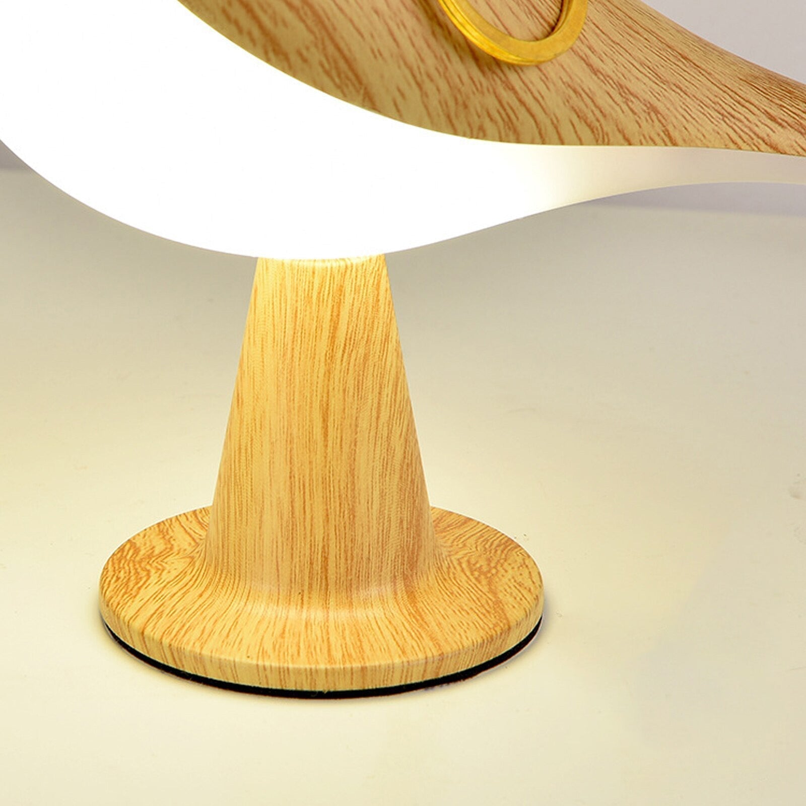 MissBird | Modern Bird Lamp – Elegant, Whimsical Lighting for Any Space