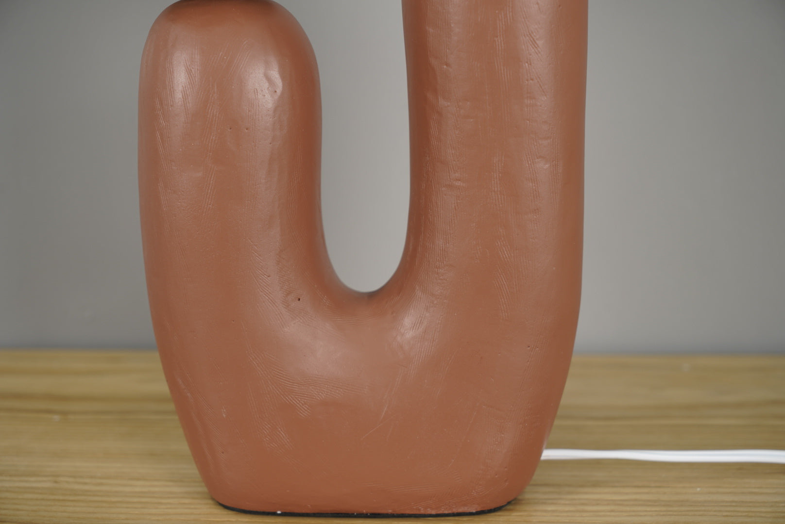 Arden Resin Table Lamp – Nordic Style Illumination