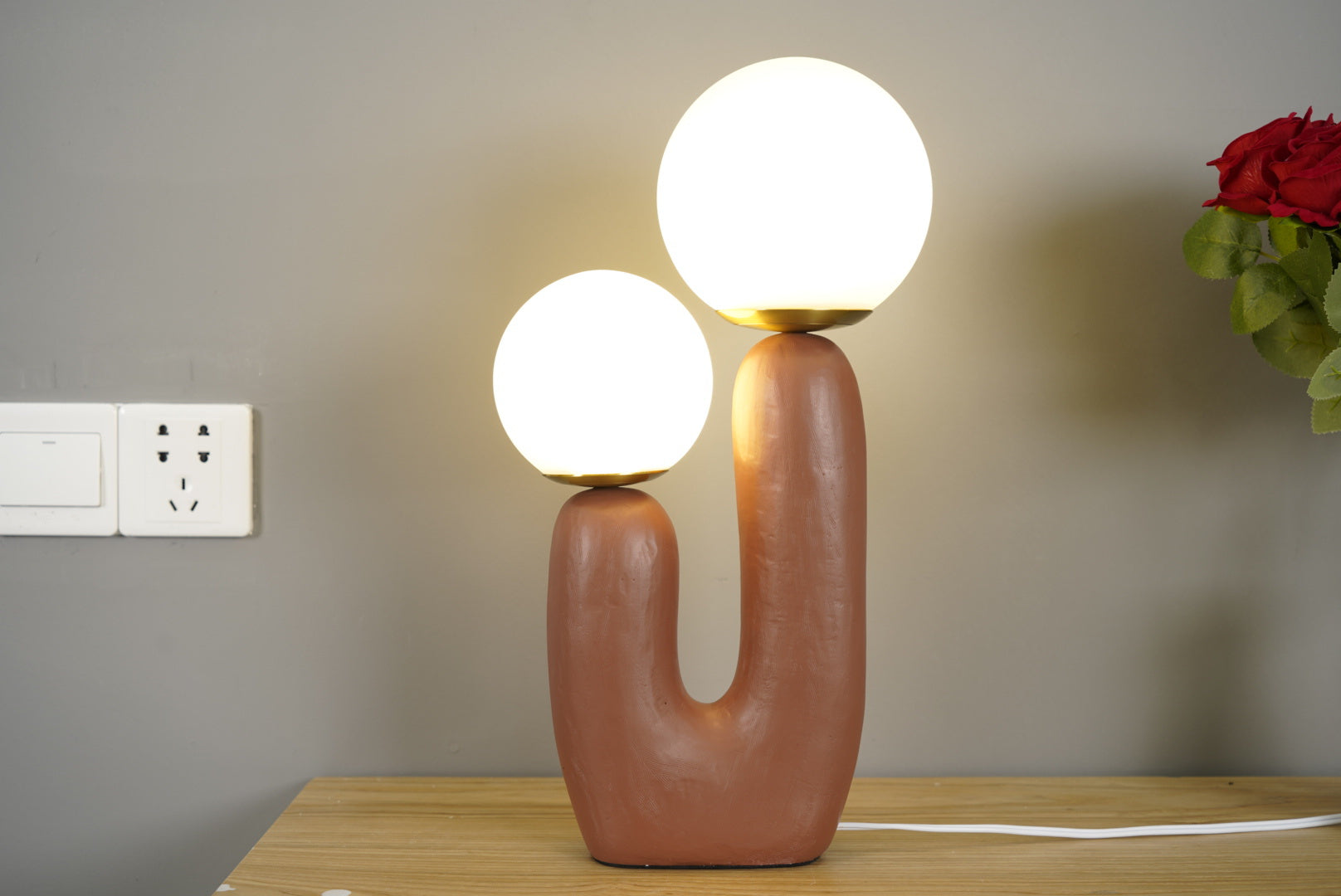 Arden Resin Table Lamp – Nordic Style Illumination