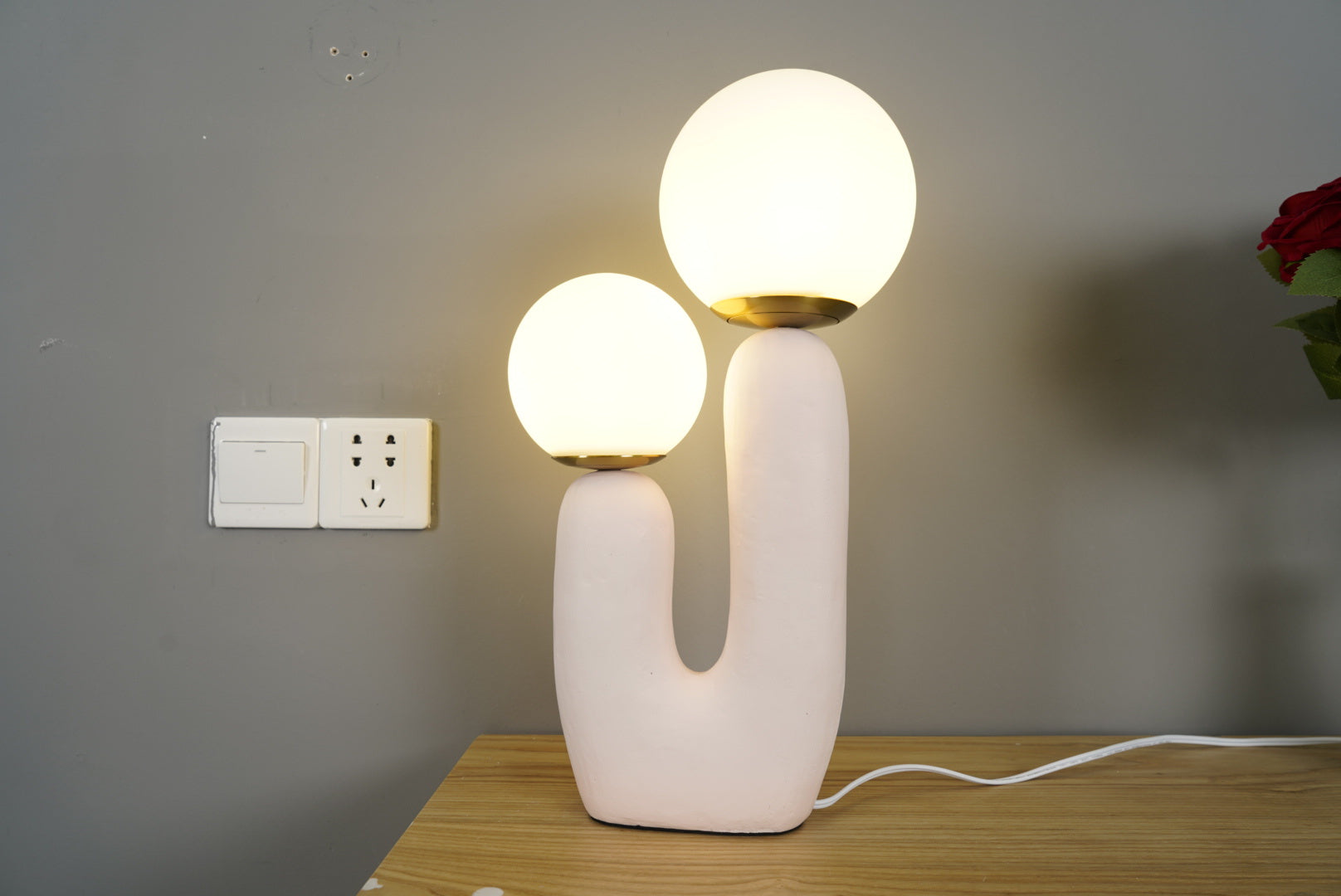 Arden Resin Table Lamp – Nordic Style Illumination