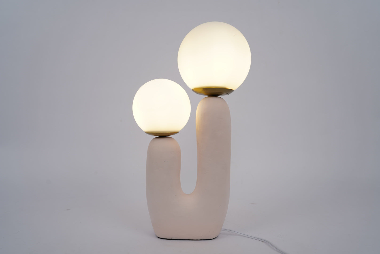 Arden Resin Table Lamp – Nordic Style Illumination