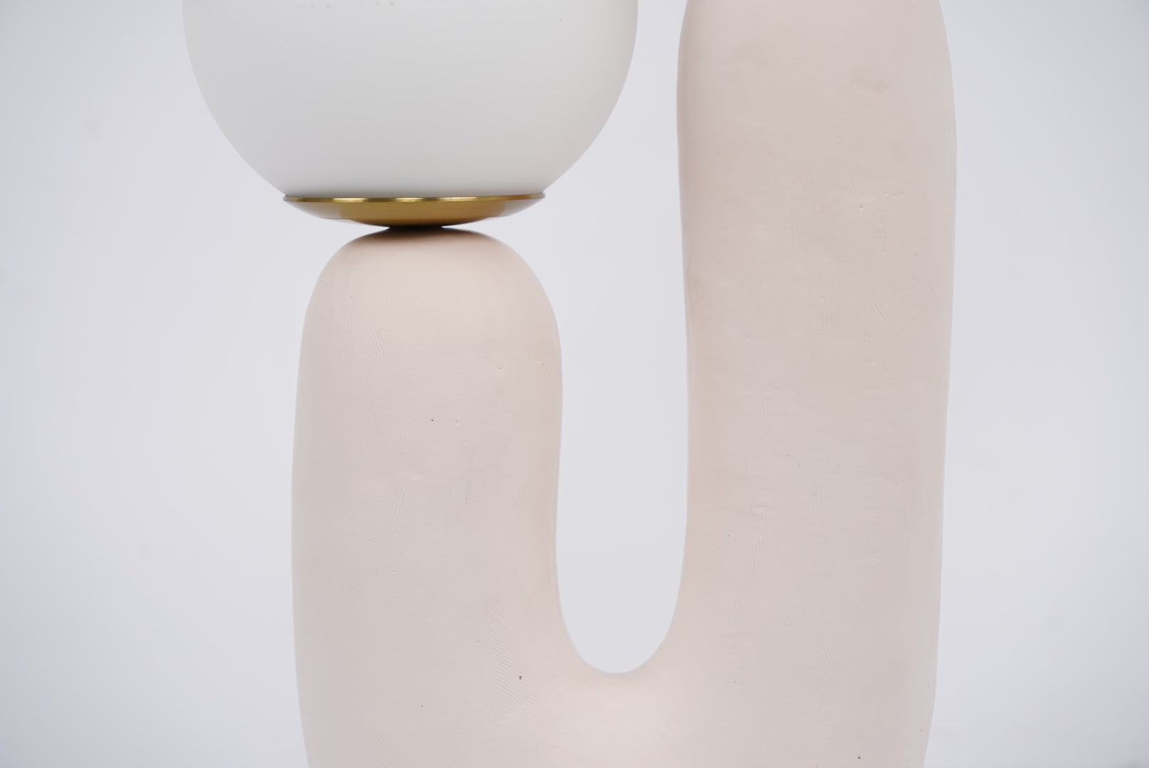 Arden Resin Table Lamp – Nordic Style Illumination