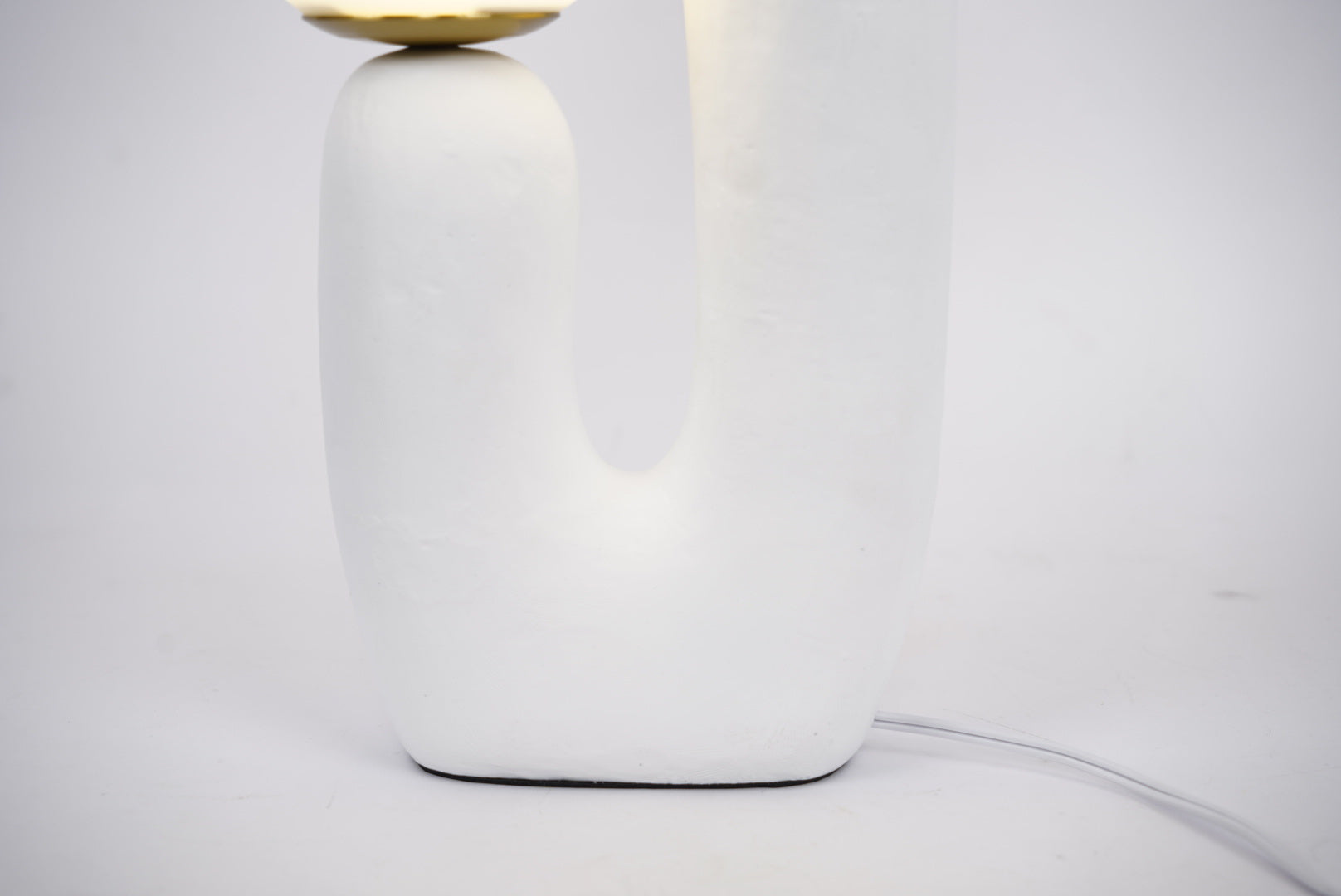 Arden Resin Table Lamp – Nordic Style Illumination