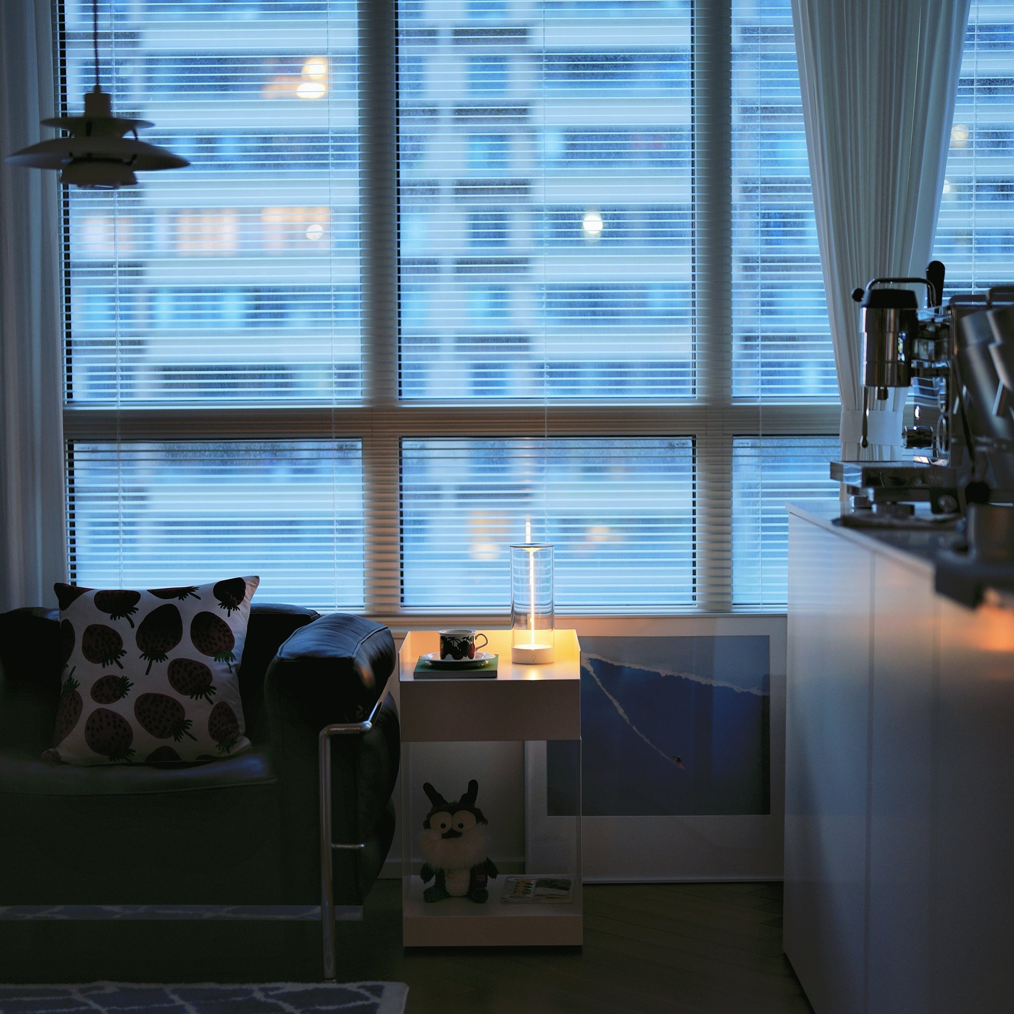 Lustre Glow Cordless Table Lamp – Modern Rechargeable Night Light with 3-Level Dimming-4