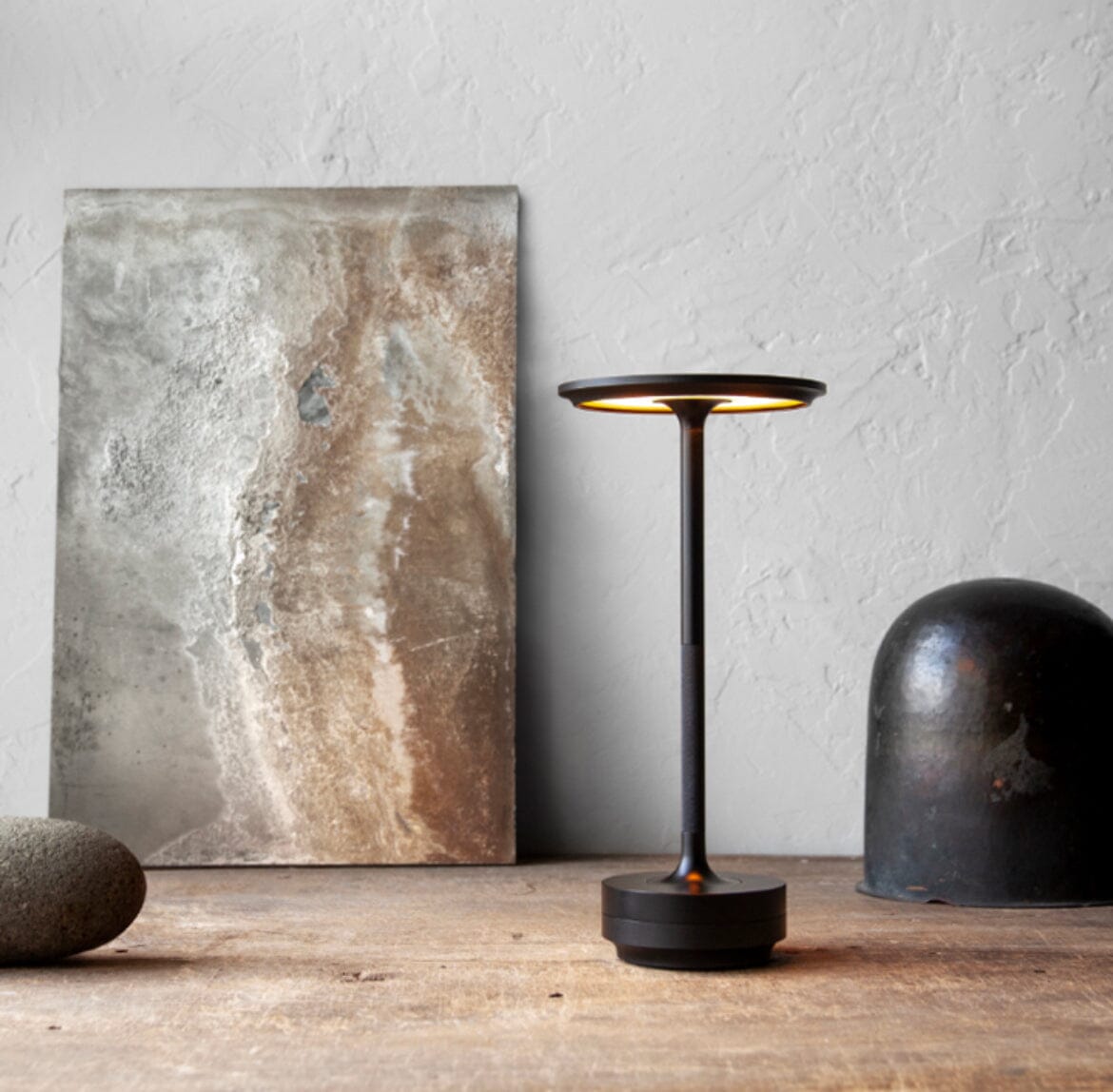 LUMO - Wireless, Dimmable & Portable Retro Table Lamp for Cozy Spaces