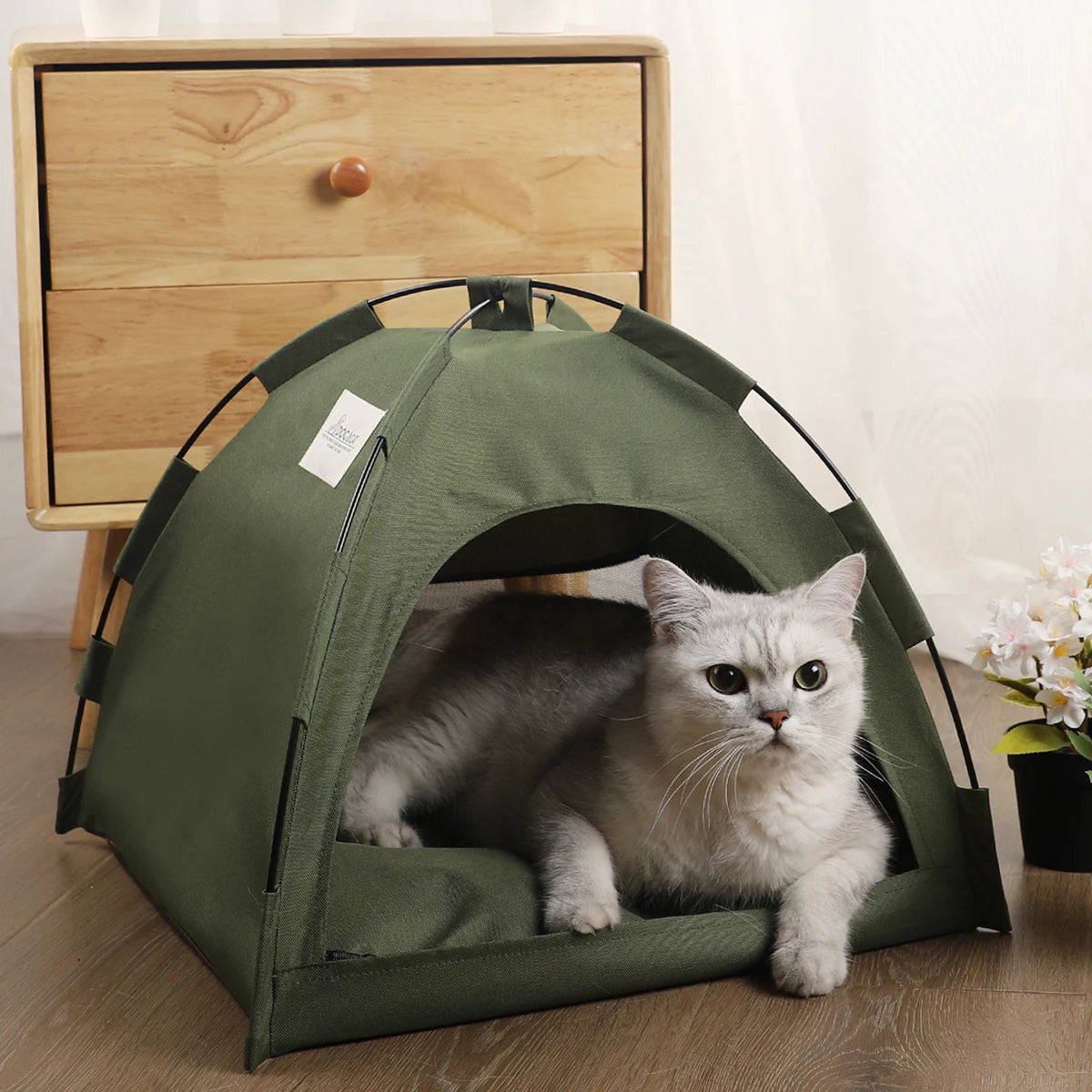 Cat Tent Bed - Warm & Comfortable Winter Shelter for Cats, Easy Entry Design, Durable & Portable