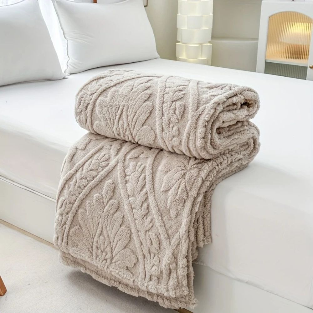 Paris Weave Jacquard Fleece Blanket – Soft Microfiber Plush Blanket for Cozy Layering and Versatile Use 8